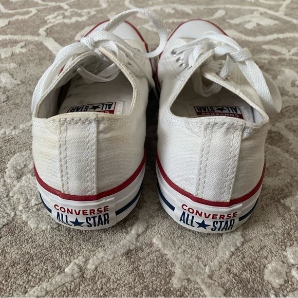 Converse Women's Low Top White Classic Sneakers Size 7 - Picture 2 of 9